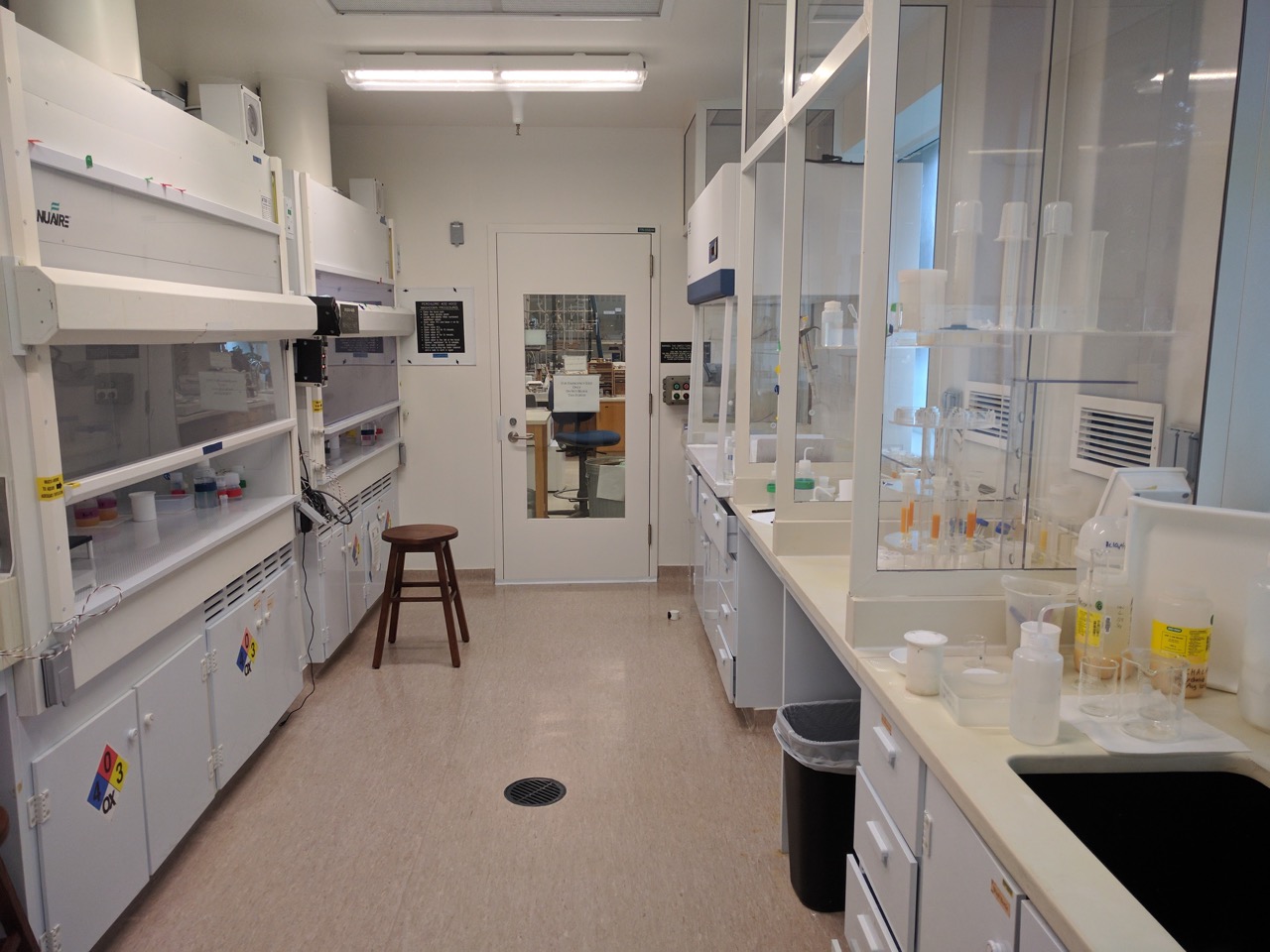 Chemistry Facility Clean Lab